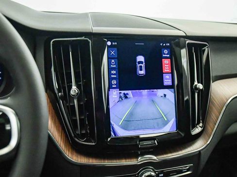Certified 2023 Volvo XC60 B5 Plus w/ Climate Package AWD/4WD image 21