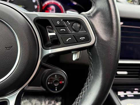 Used 2023 Porsche Cayenne w/ Premium Package image 25