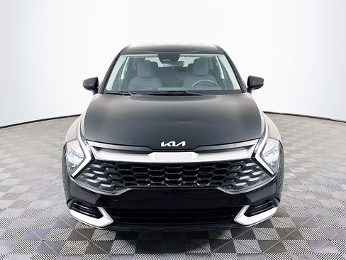 Used 2023 Kia Sportage LX image 2