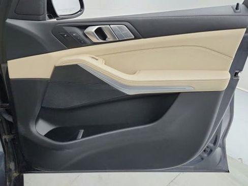 Used 2022 BMW X7 xDrive40i w/ Premium Package image 23