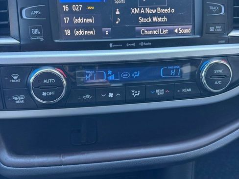 Used 2019 Toyota Highlander Limited Platinum image 9