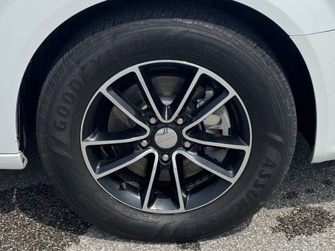 Used 2019 Dodge Grand Caravan GT FWD image 5