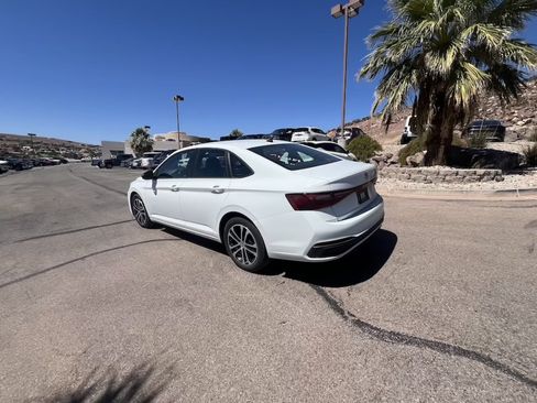 Used 2025 Volkswagen Jetta Sport FWD image 3