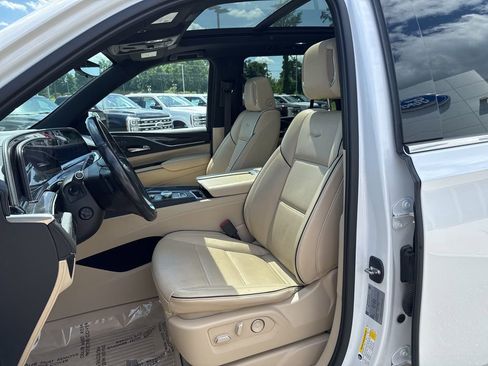 Used 2021 Cadillac Escalade Premium Luxury w/ Performance Package image 11