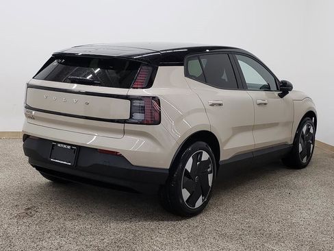 New 2026 Volvo EX30 Plus image 3