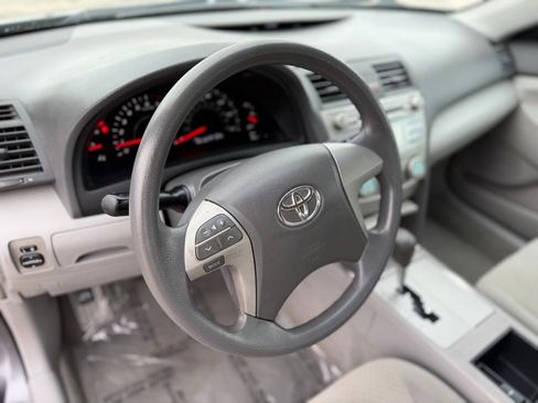 Used 2009 Toyota Camry LE image 15