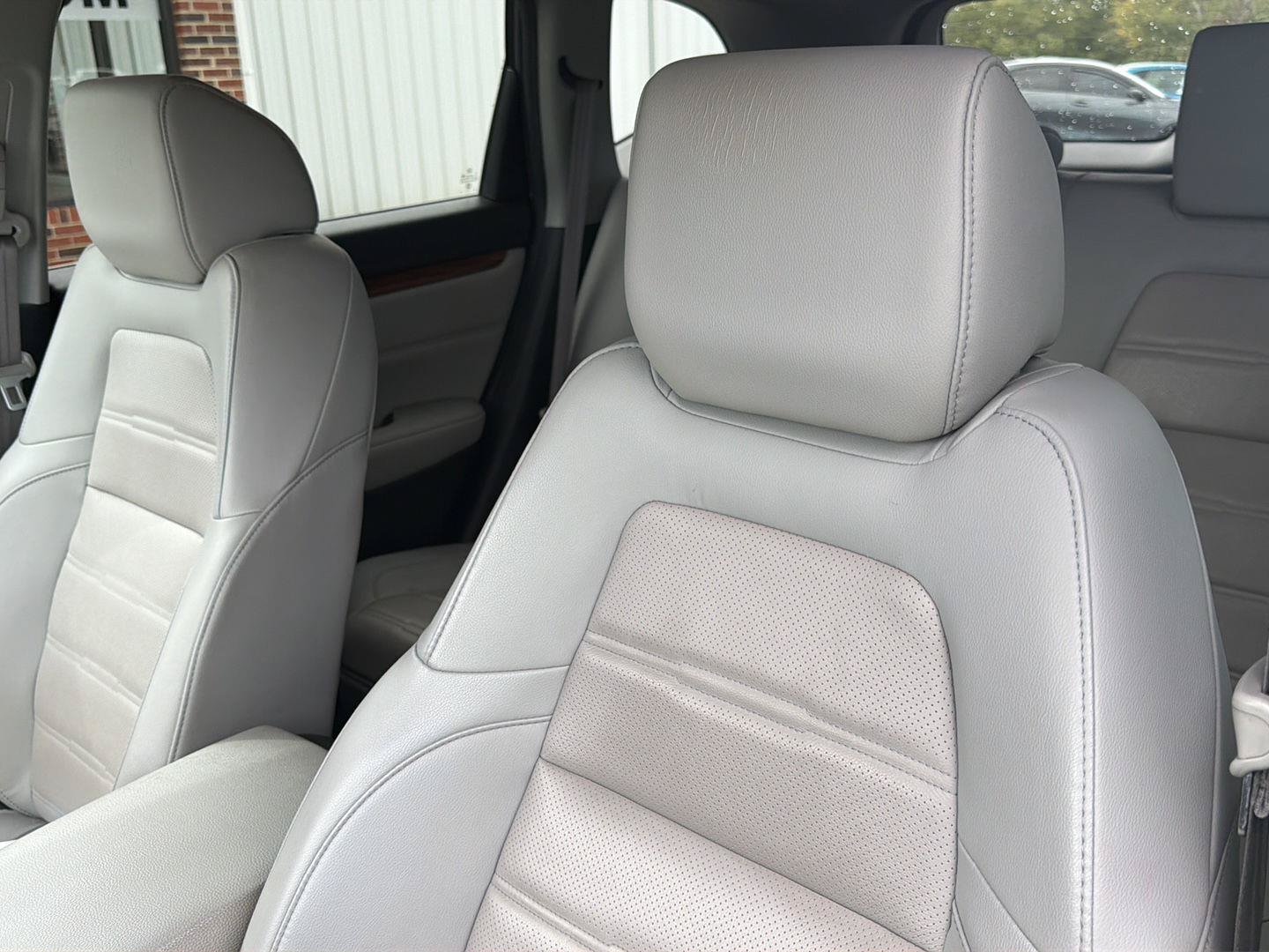 Used 2018 Honda CR-V Touring image 7