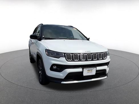 Used 2025 Jeep Compass Limited AWD/4WD image 3