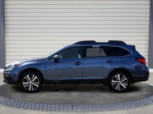 Used 2018 Subaru Outback 2.5i Limited AWD/4WD image 4