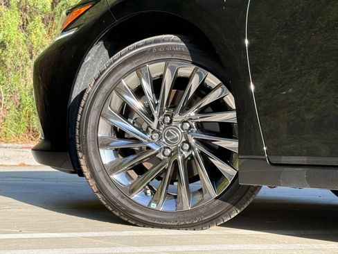 Certified 2024 Lexus ES 300h w/ Accessory Package (Z1) FWD image 5