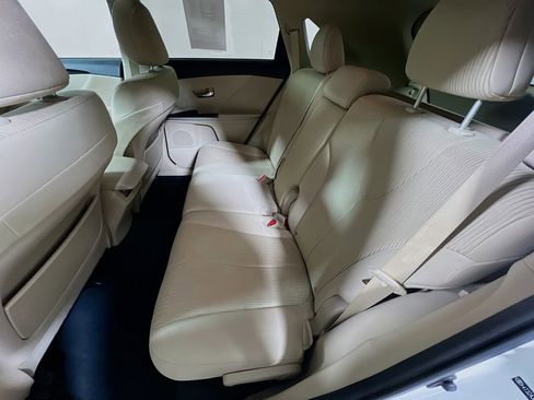 Used 2010 Toyota Venza FWD image 23