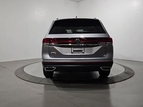 New 2026 Volkswagen Atlas SE image 4