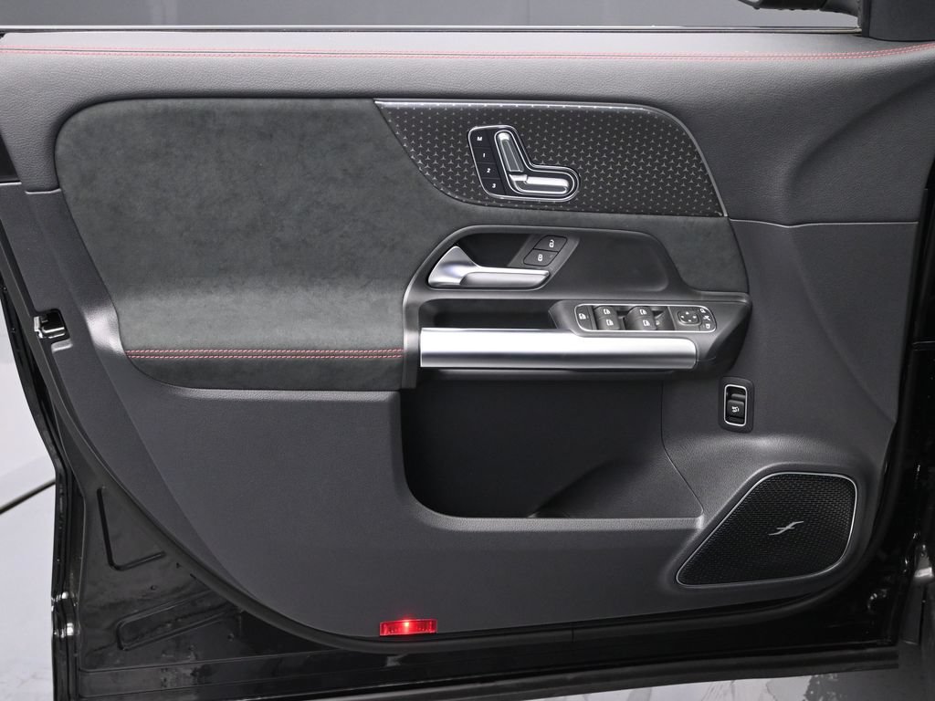 Used 2025 Mercedes-Benz GLA 250 4MATIC image 30