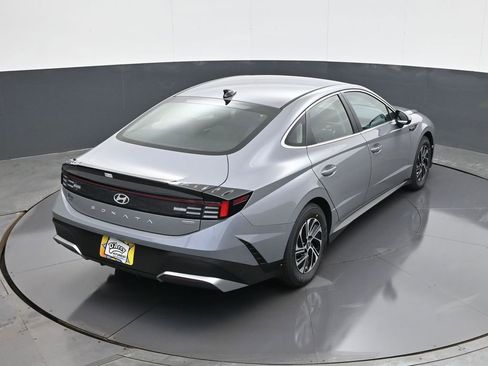 New 2026 Hyundai Sonata Blue FWD image 17