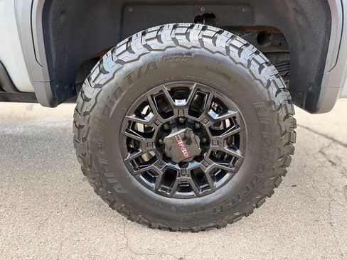 Used 2024 GMC Sierra 2500 AT4X AWD/4WD image 7