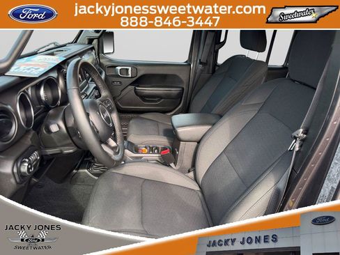 Used 2022 Jeep Gladiator Sport AWD/4WD image 10