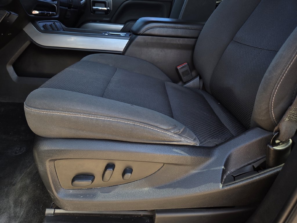 Used 2018 Chevrolet Silverado 1500 LT AWD/4WD image 16