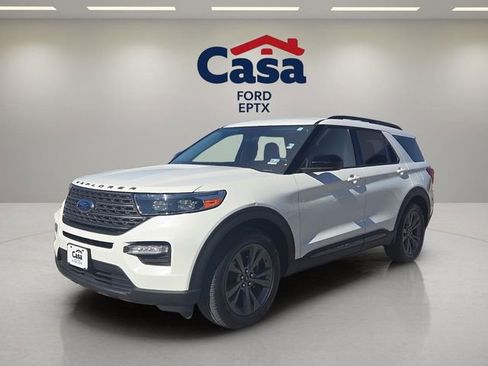Used 2022 Ford Explorer XLT w/ Equipment Group 202A image 6