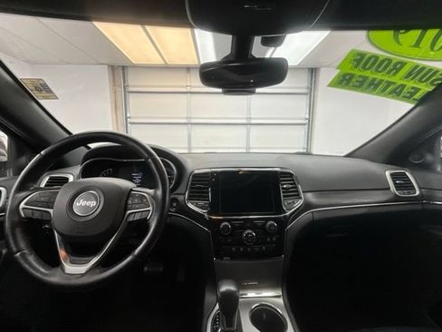Used 2019 Jeep Grand Cherokee Limited AWD/4WD image 3