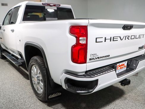 Used 2023 Chevrolet Silverado 2500 High Country w/ Technology Package image 9