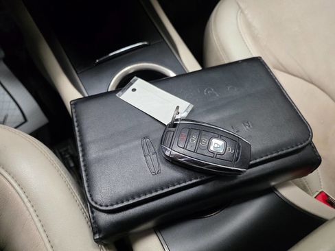 Used 2018 Lincoln MKC Reserve image 24