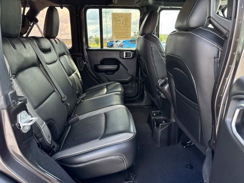 Used 2021 Jeep Wrangler Unlimited Sport image 18