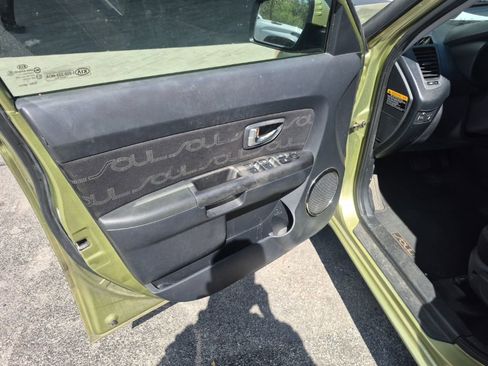 Used 2012 Kia Soul + image 8