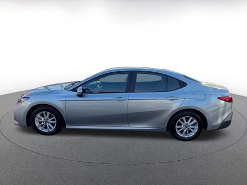 Used 2025 Toyota Camry LE image 9