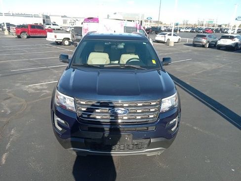Used 2017 Ford Explorer XLT w/ Equipment Group 202A image 2