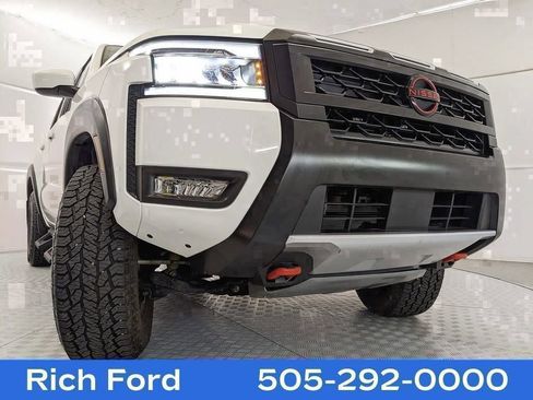 Used 2025 Nissan Frontier PRO-4X AWD/4WD image 23