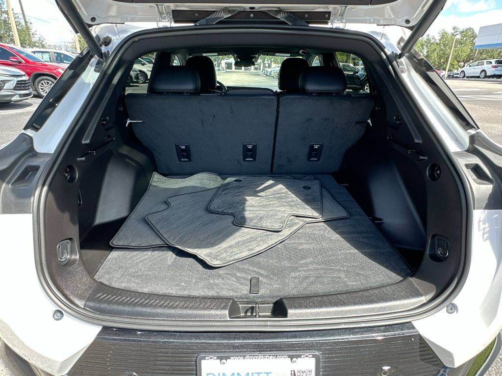 Certified 2024 Chevrolet Equinox EV LT FWD image 25