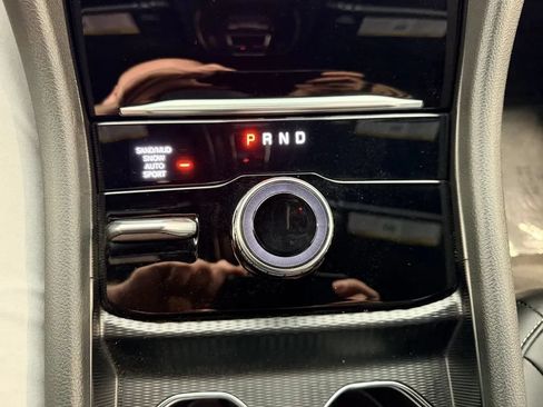 Used 2025 Jeep Grand Cherokee Limited AWD/4WD image 46