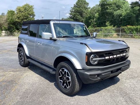 Used 2023 Ford Bronco Outer Banks AWD/4WD image 1