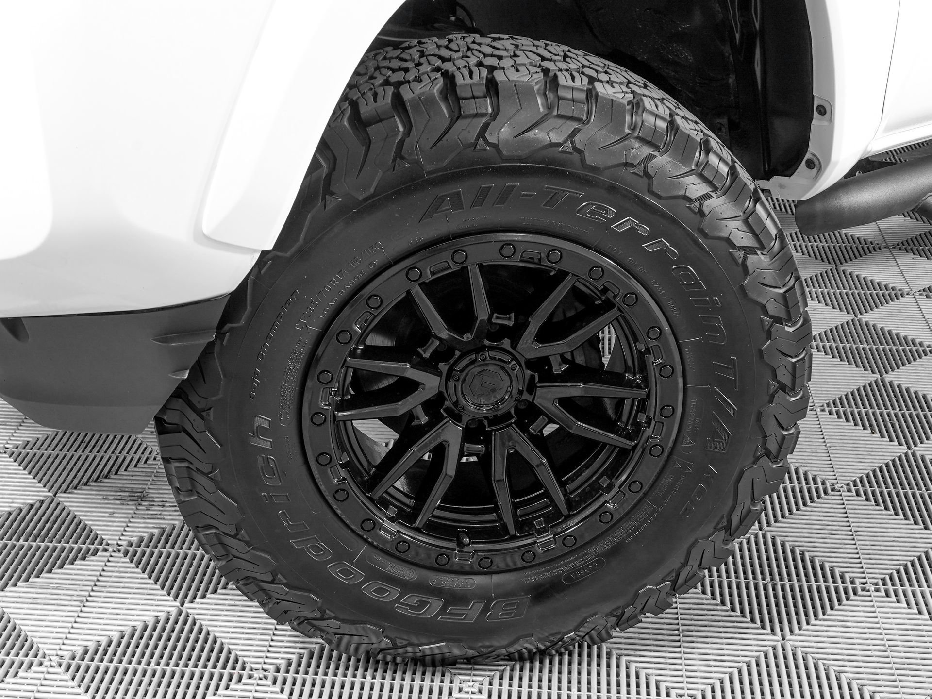 Used 2022 Toyota Tacoma TRD Sport w/ Technology Package AWD/4WD image 27