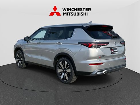 New 2025 Mitsubishi Outlander SE image 4