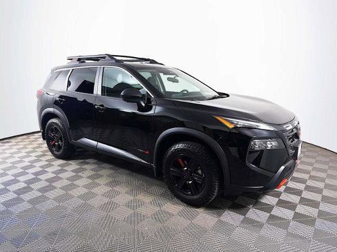 Certified 2025 Nissan Rogue SV AWD/4WD image 3