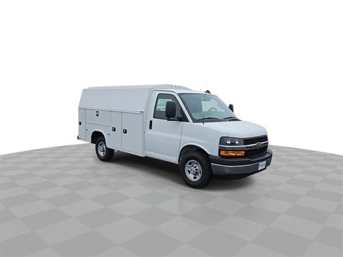 New 2025 Chevrolet Express 3500 w/ Power Convenience Package image 2