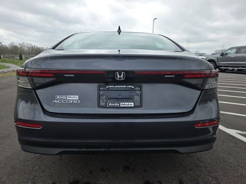 Used 2023 Honda Accord EX image 9