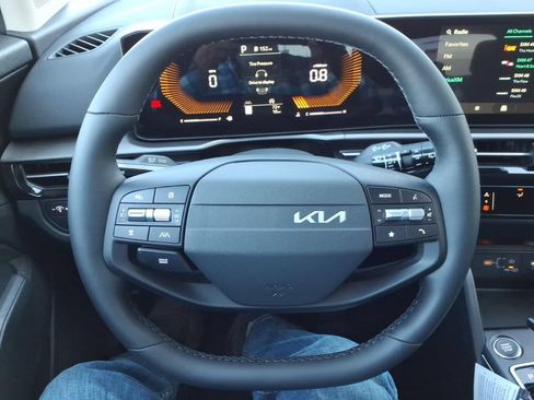 New 2026 Kia Sportage LX FWD image 25