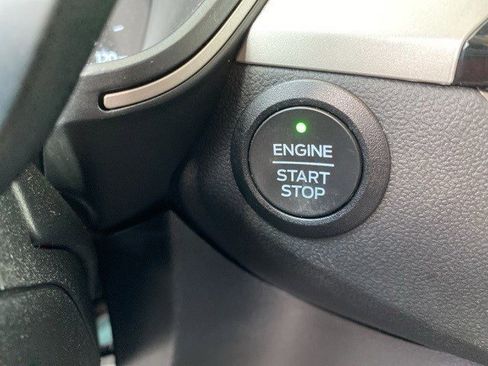 Certified 2022 Ford Escape SE w/ SE Sport Appearance Package image 23