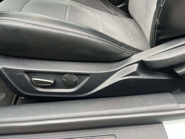 Used 2019 Ford Mustang Shelby GT350 w/ Technology Package RWD image 19