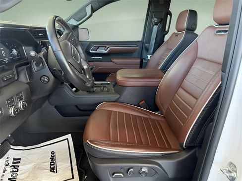 Used 2025 GMC Sierra 1500 Denali Ultimate image 16