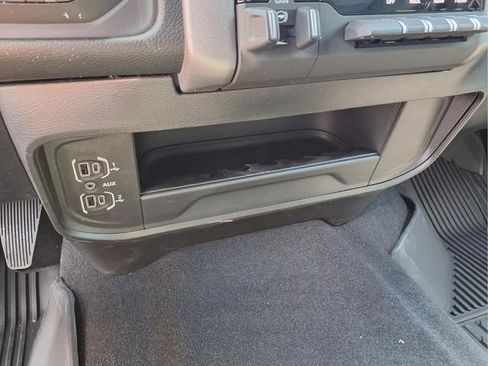 New 2026 RAM 2500 Big Horn AWD/4WD image 17