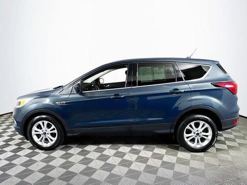 Used 2019 Ford Escape SE FWD image 4