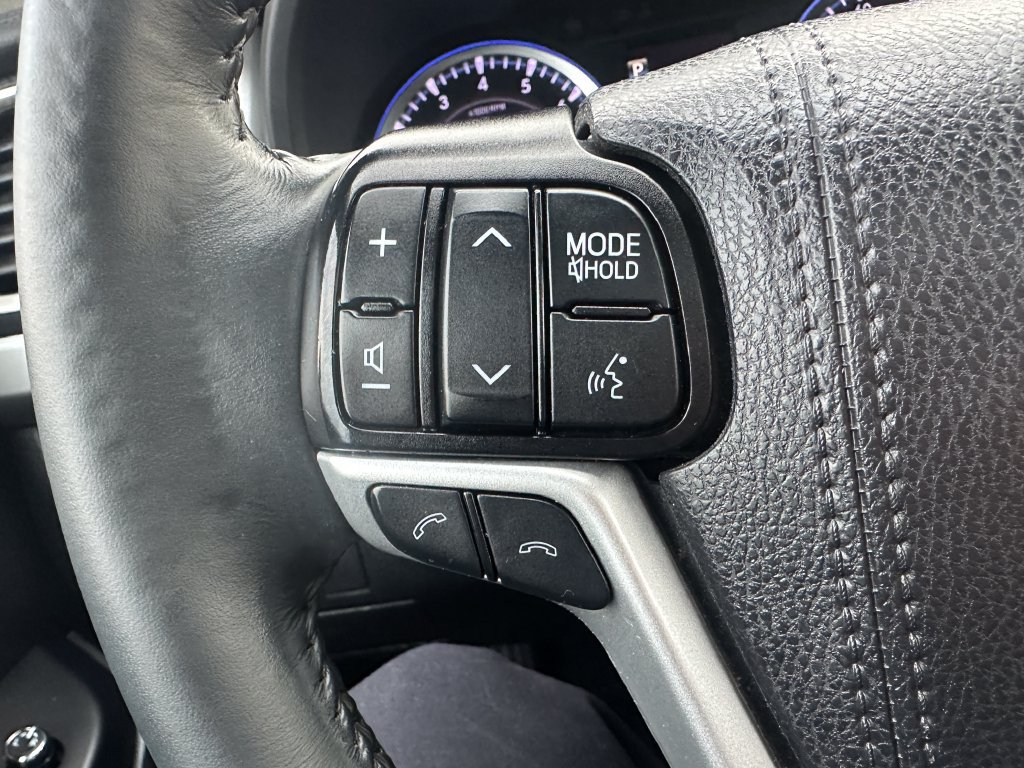 Used 2019 Toyota Highlander SE AWD/4WD image 21