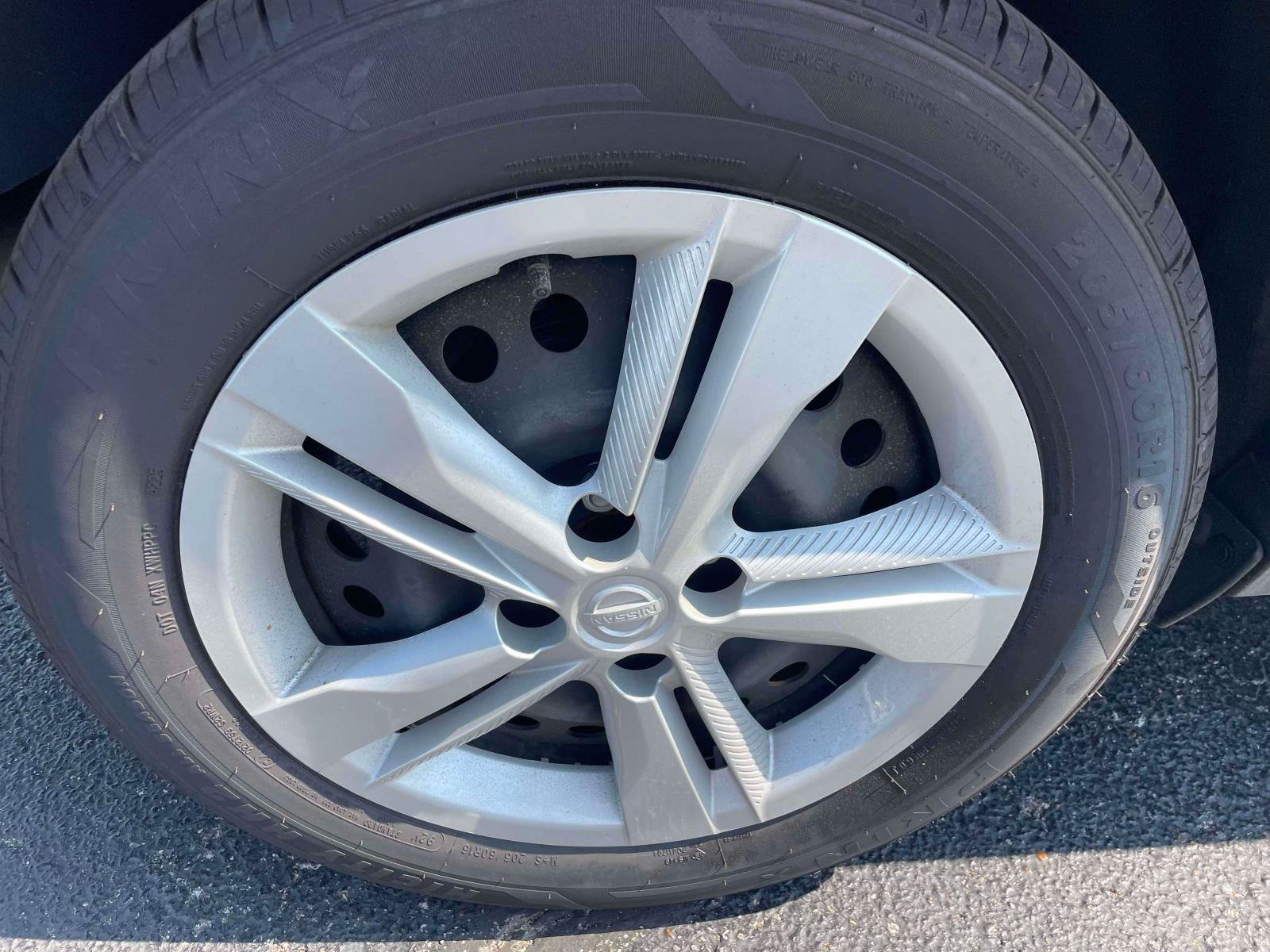 Used 2024 Nissan Kicks S FWD image 10