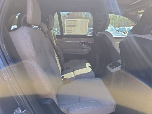 New 2026 Volvo XC90 T8 Ultra w/ Protection Package Premier AWD/4WD image 16