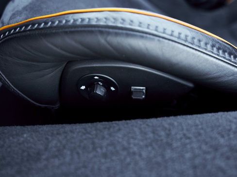 Used 2025 McLaren Artura Spider RWD image 45