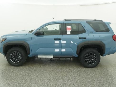 New 2026 Toyota 4Runner SR5 image 3