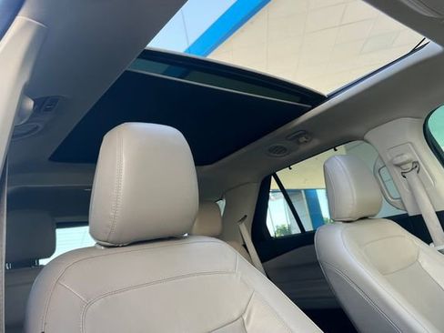 Used 2021 Ford Explorer Limited w/ Equipment Group 301A image 21